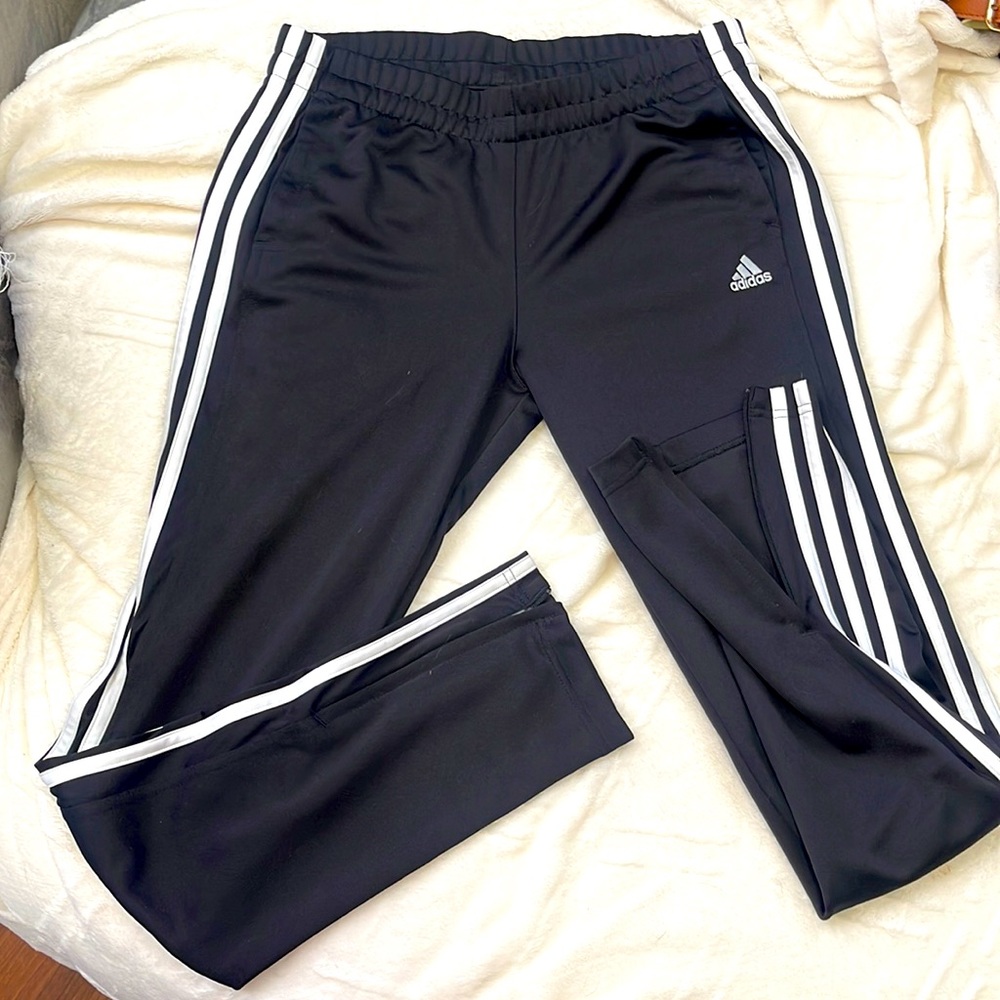 Adidas track pant / joggers with pockets